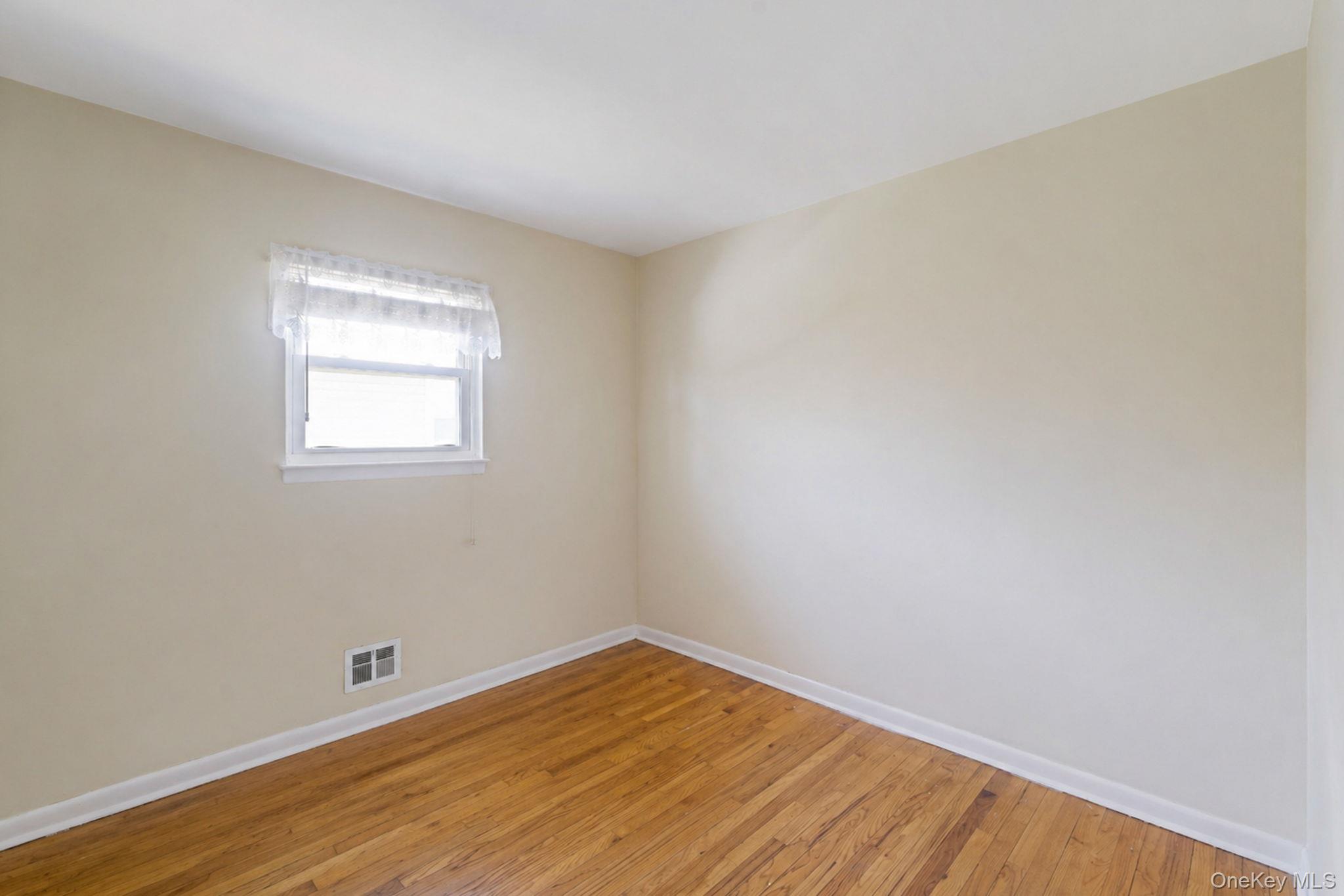 202 N Hickory Street Property Photo 9