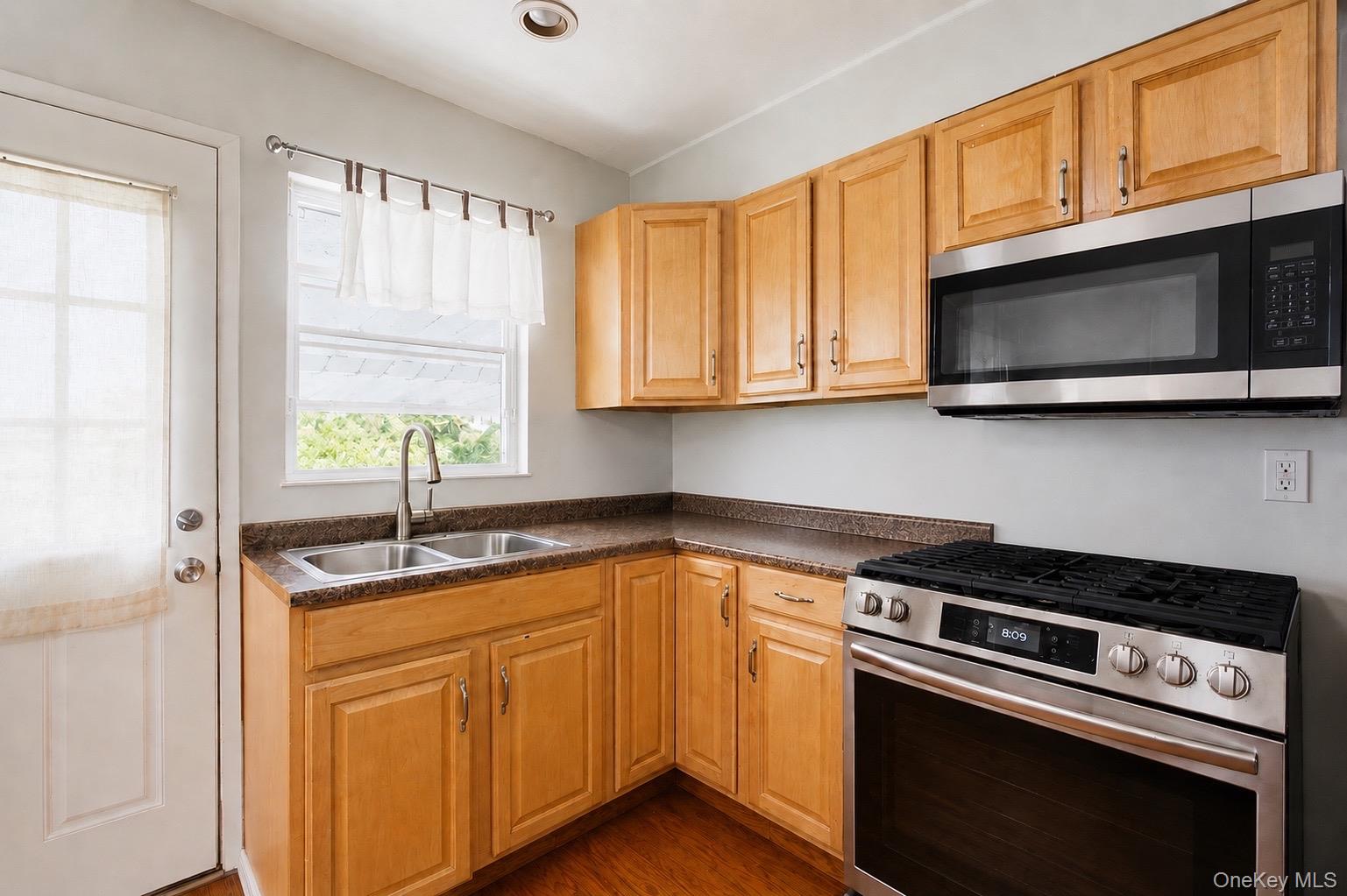 313 2nd Avenue Property Photo 4