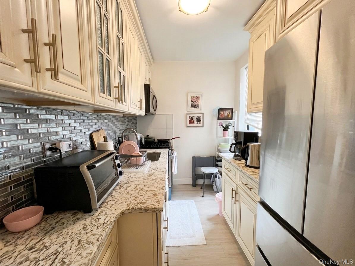71-11 Yellowstone Boulevard 2g Property Photo 4