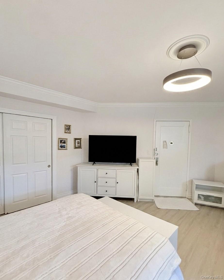 71-11 Yellowstone Boulevard 2g Property Photo 8
