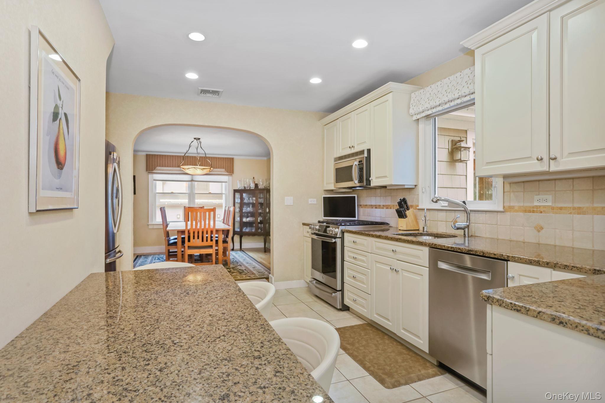 10 Grandview Avenue Property Photo 16
