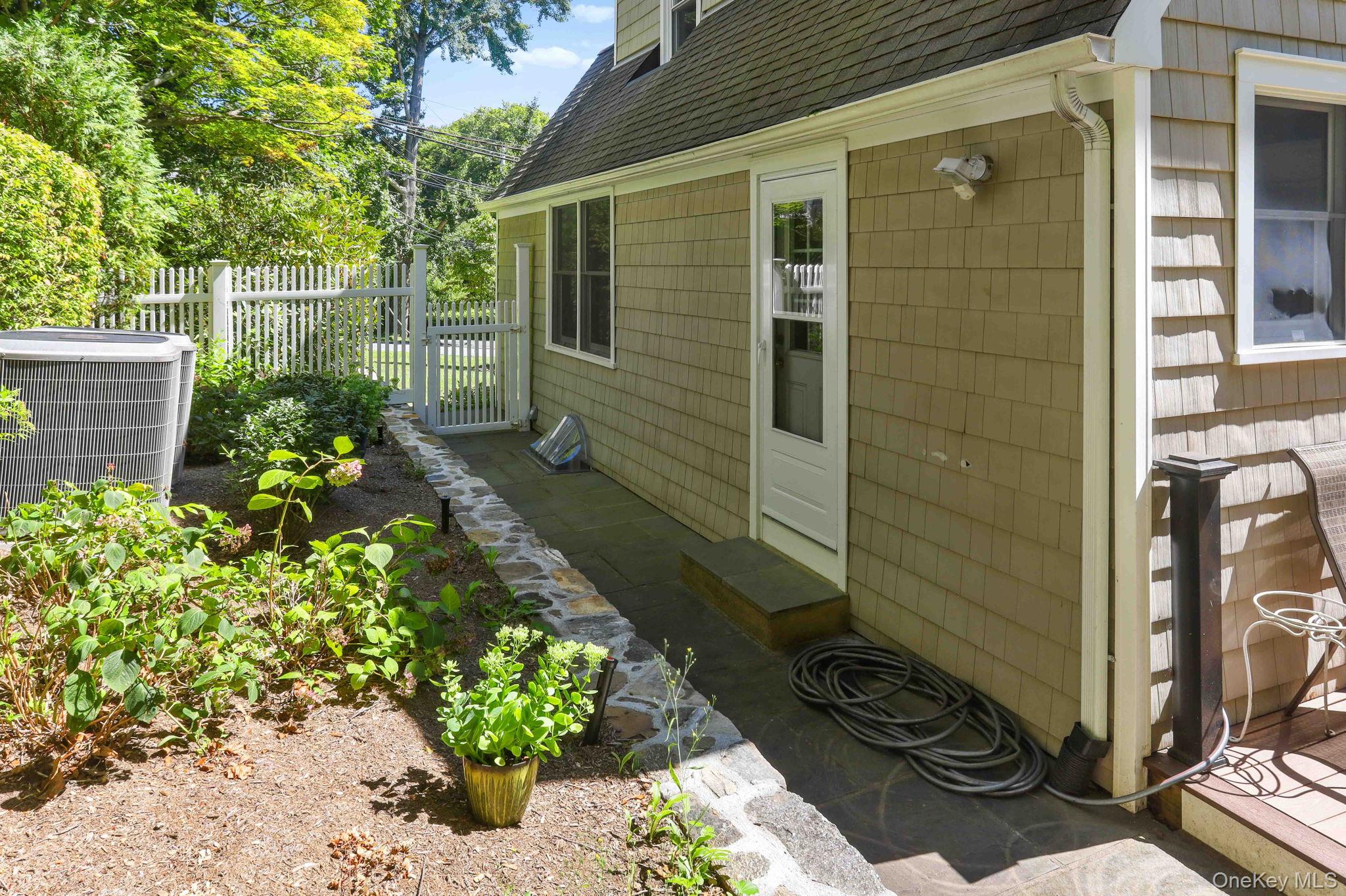 10 Grandview Avenue Property Photo 28