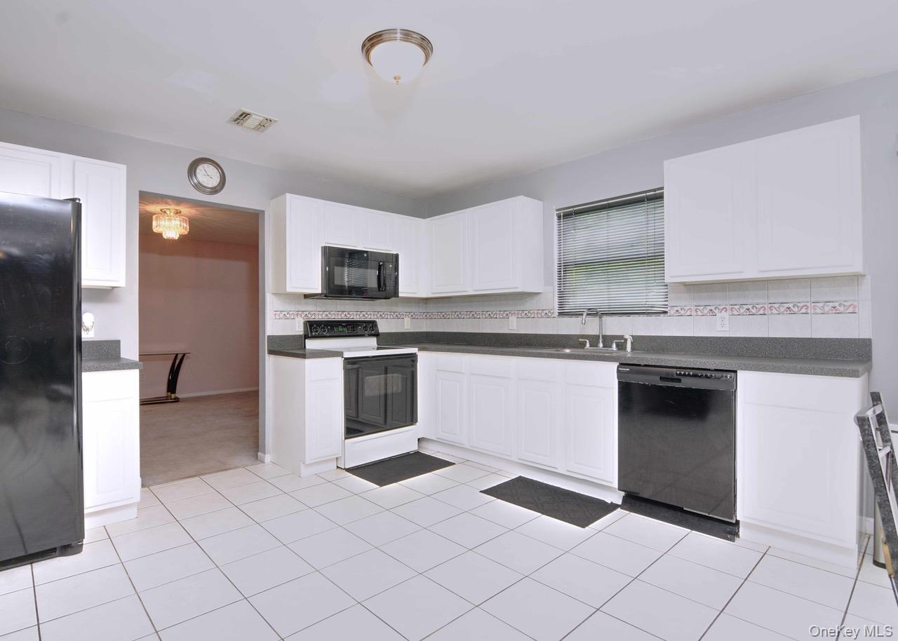 30 1st Avenue Property Photo 4