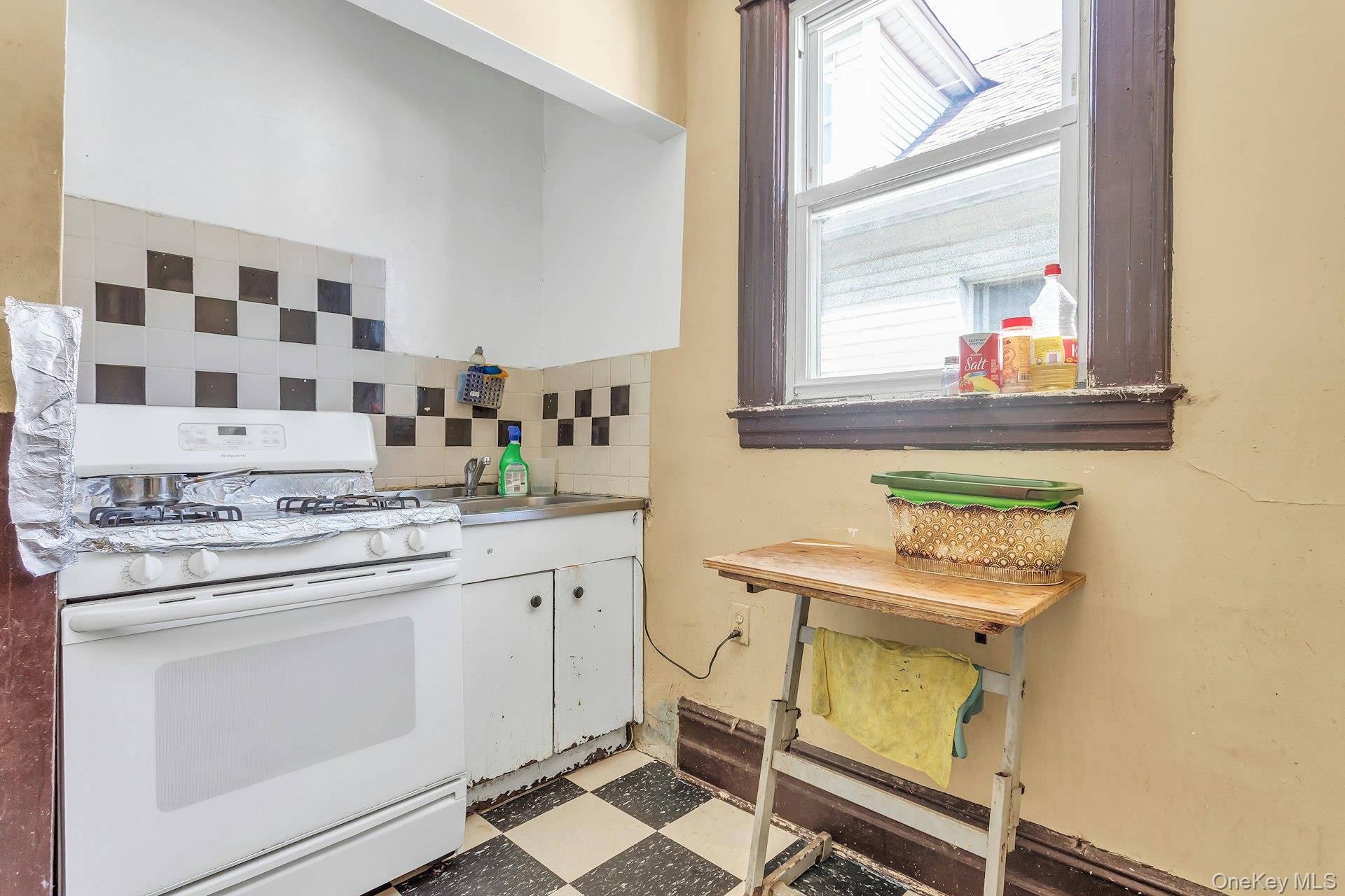 35-34 91st Street Property Photo 10