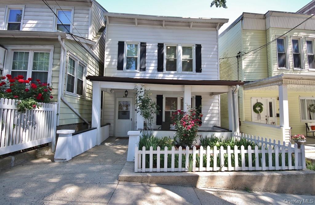 521 E 235th Street Property Photo 1