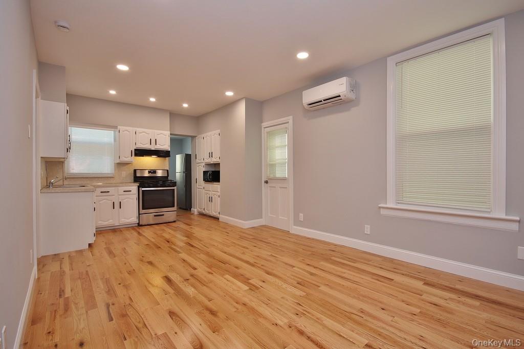 521 E 235th Street Property Photo 10