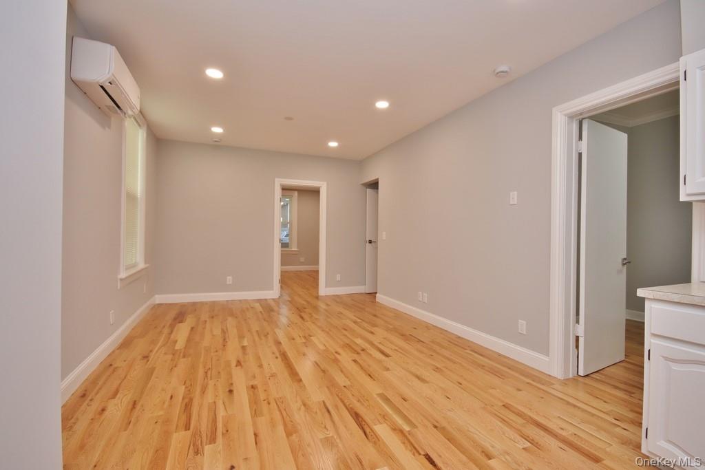 521 E 235th Street Property Photo 12