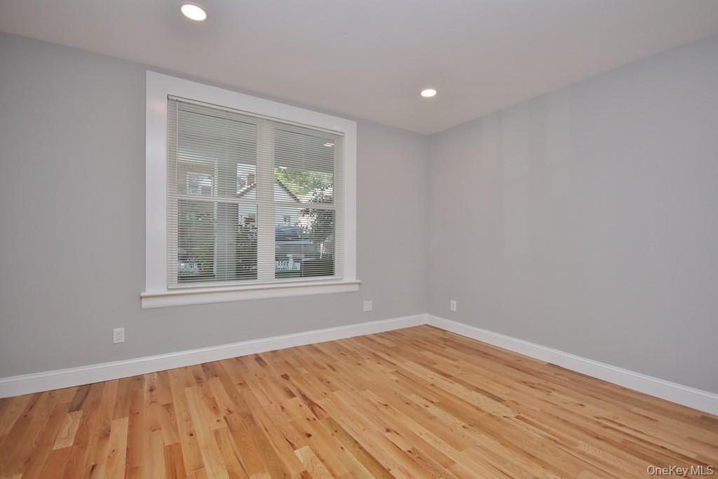 521 E 235th Street Property Photo 17