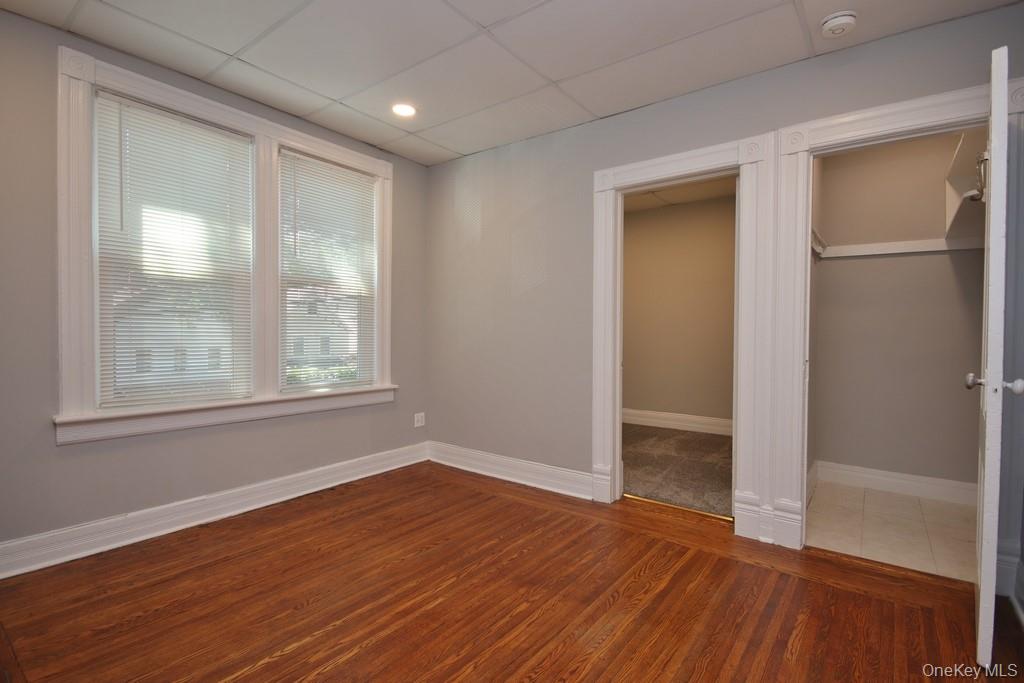 521 E 235th Street Property Photo 28