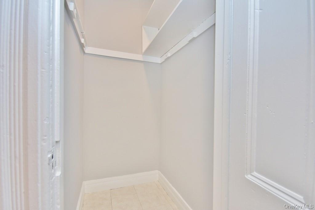 521 E 235th Street Property Photo 33