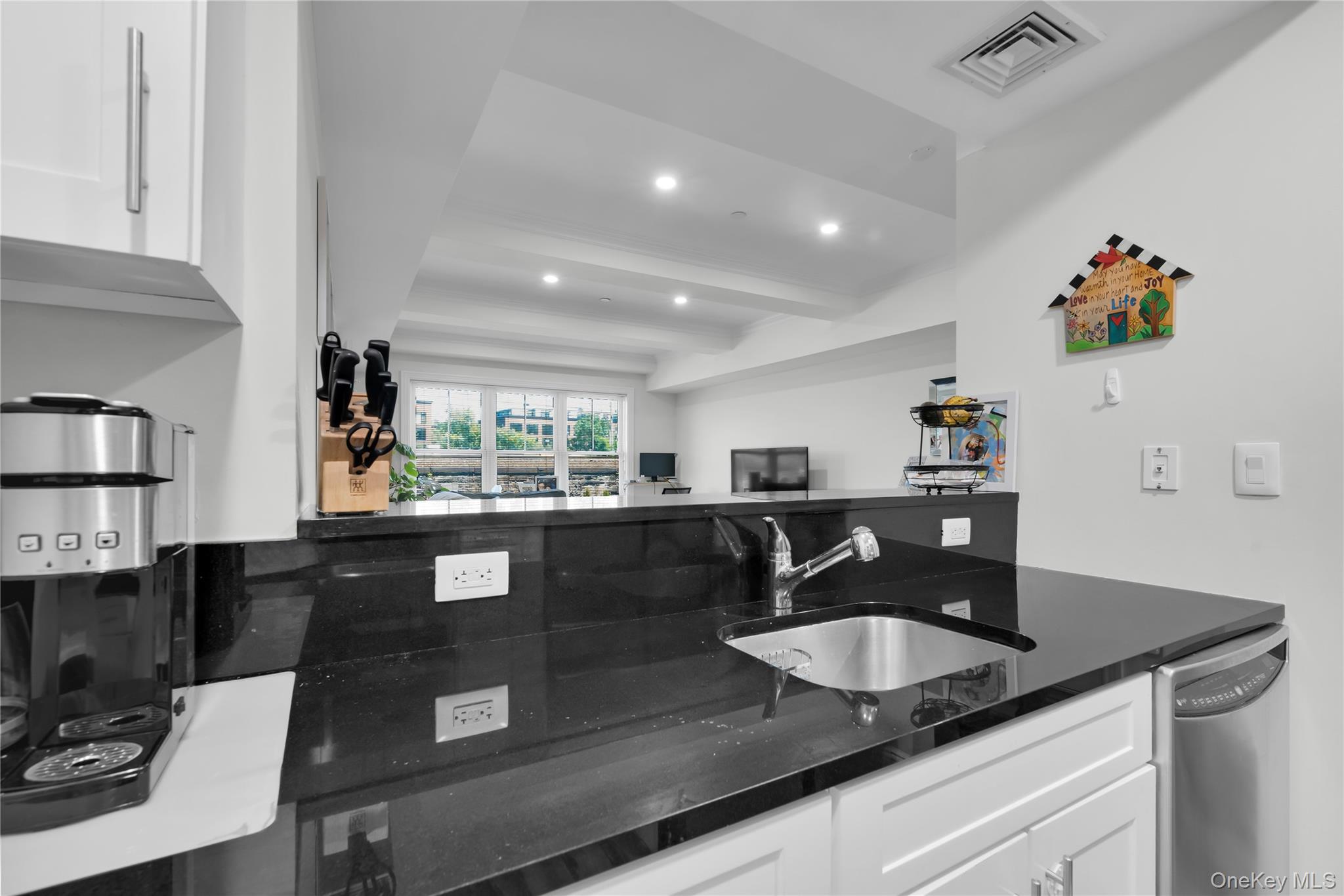 225 Stanley Avenue 109 Property Photo 7