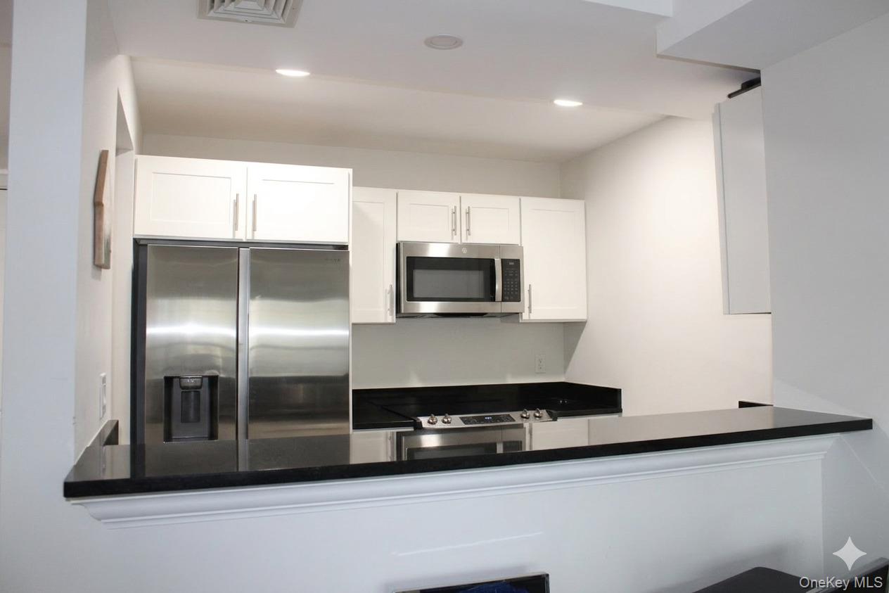 225 Stanley Avenue 109 Property Photo 9