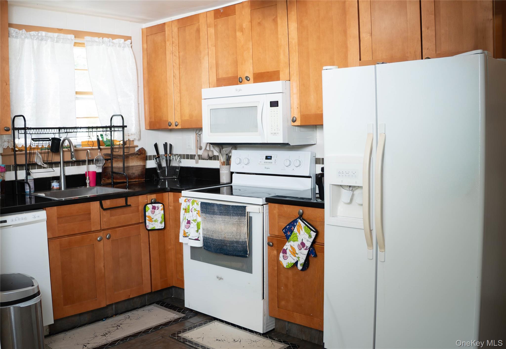 72 Johnson Street Property Photo 7
