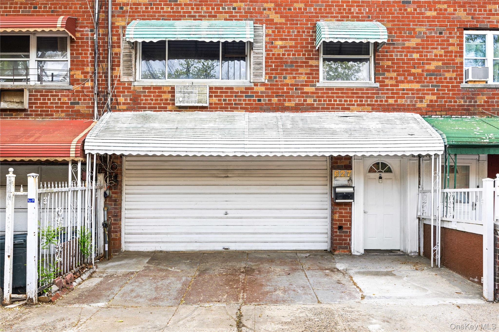 627 Commonwealth Avenue Property Photo 2