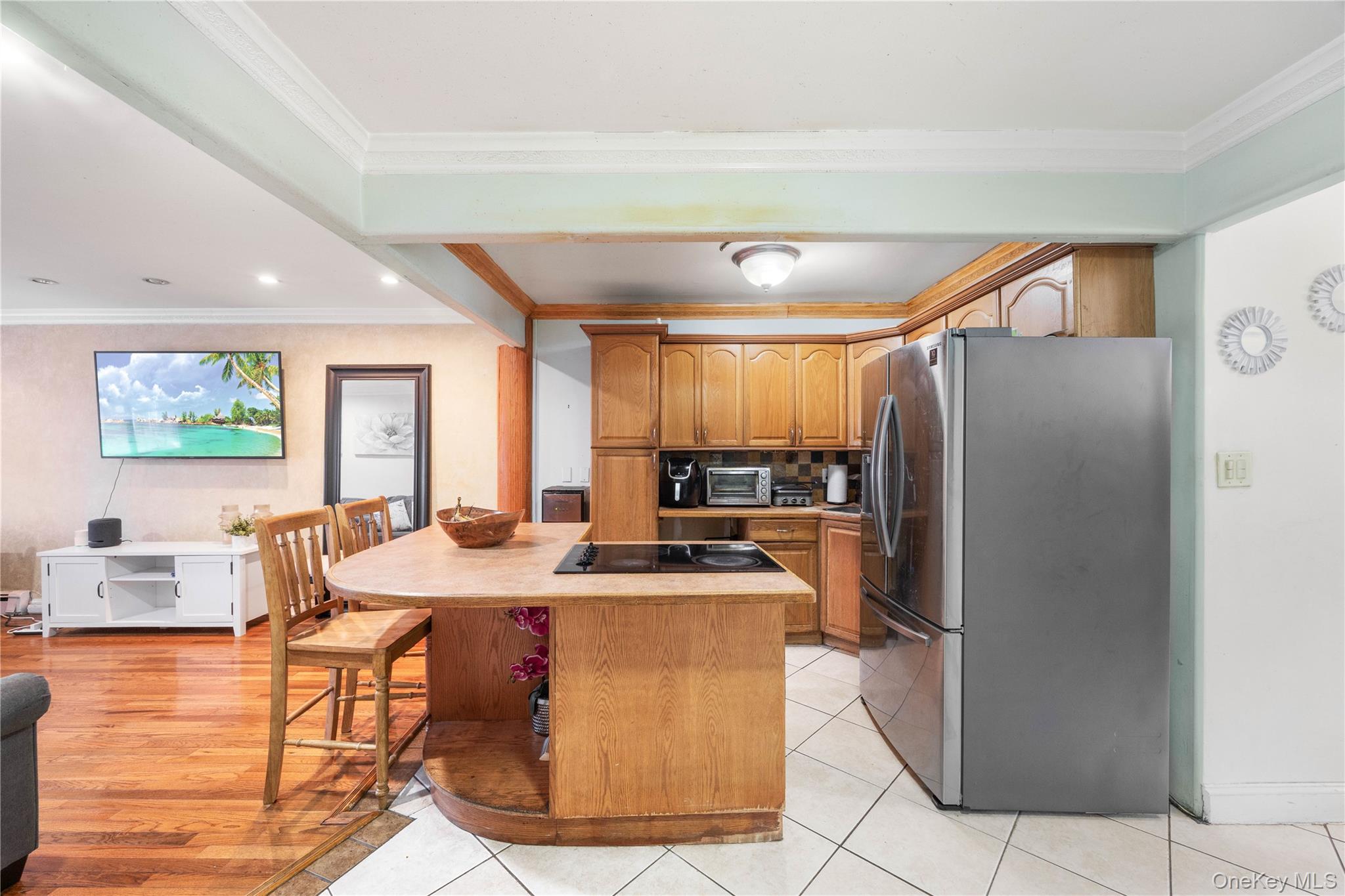 627 Commonwealth Avenue Property Photo 4