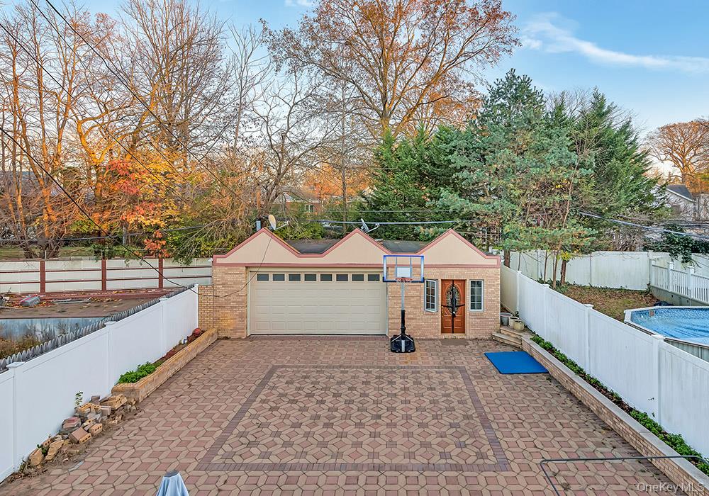 17624 Kildare Road Property Photo 3