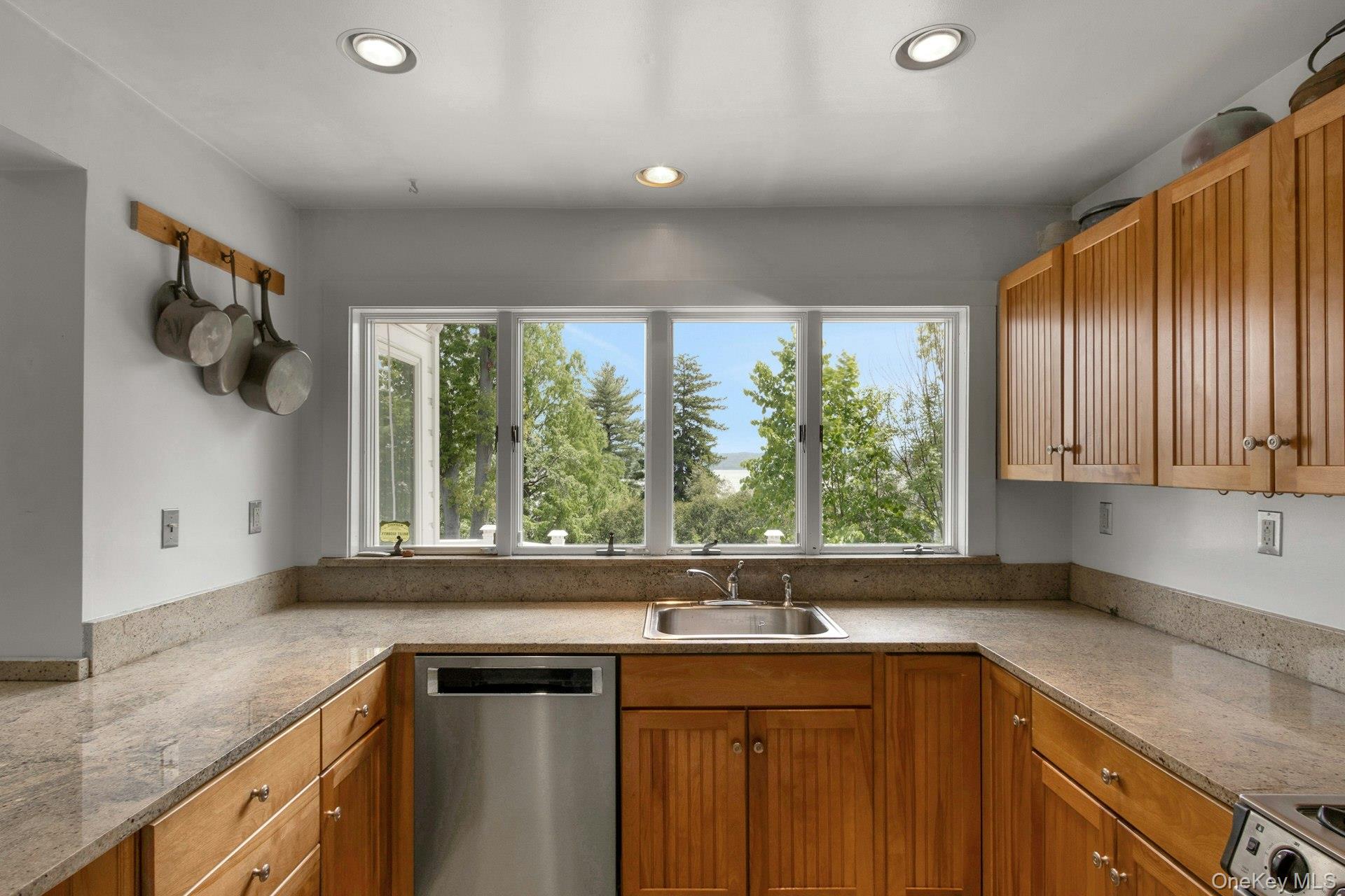 32 Laveta Place Property Photo 16
