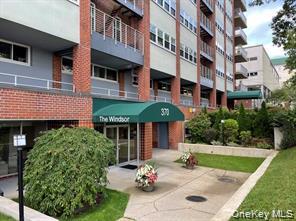 370 Westchester Avenue 4R Property Photo 1