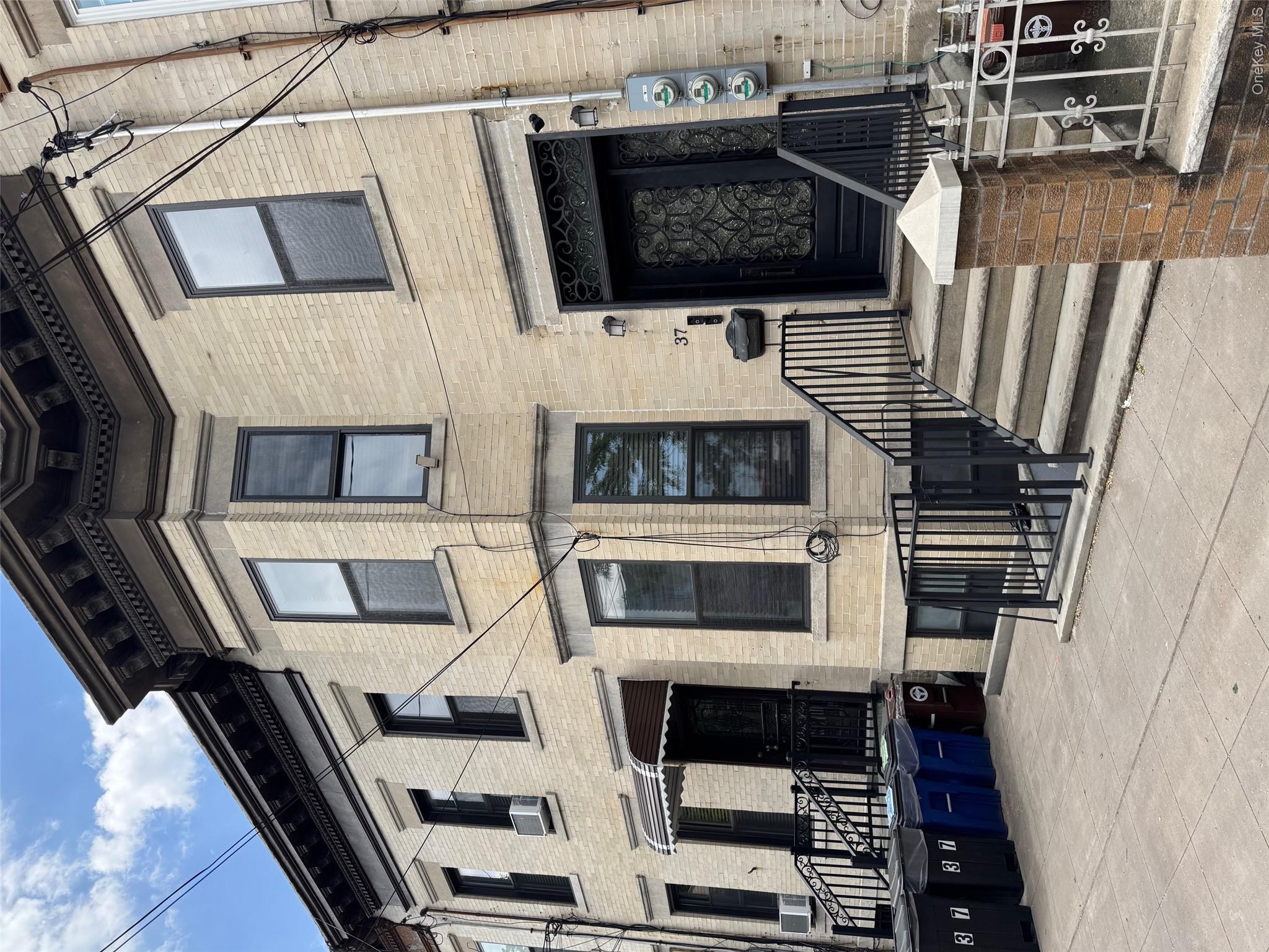 37 Apollo Street