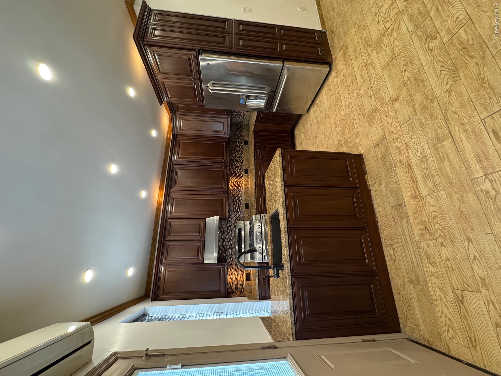 37 Apollo Street Property Photo 9