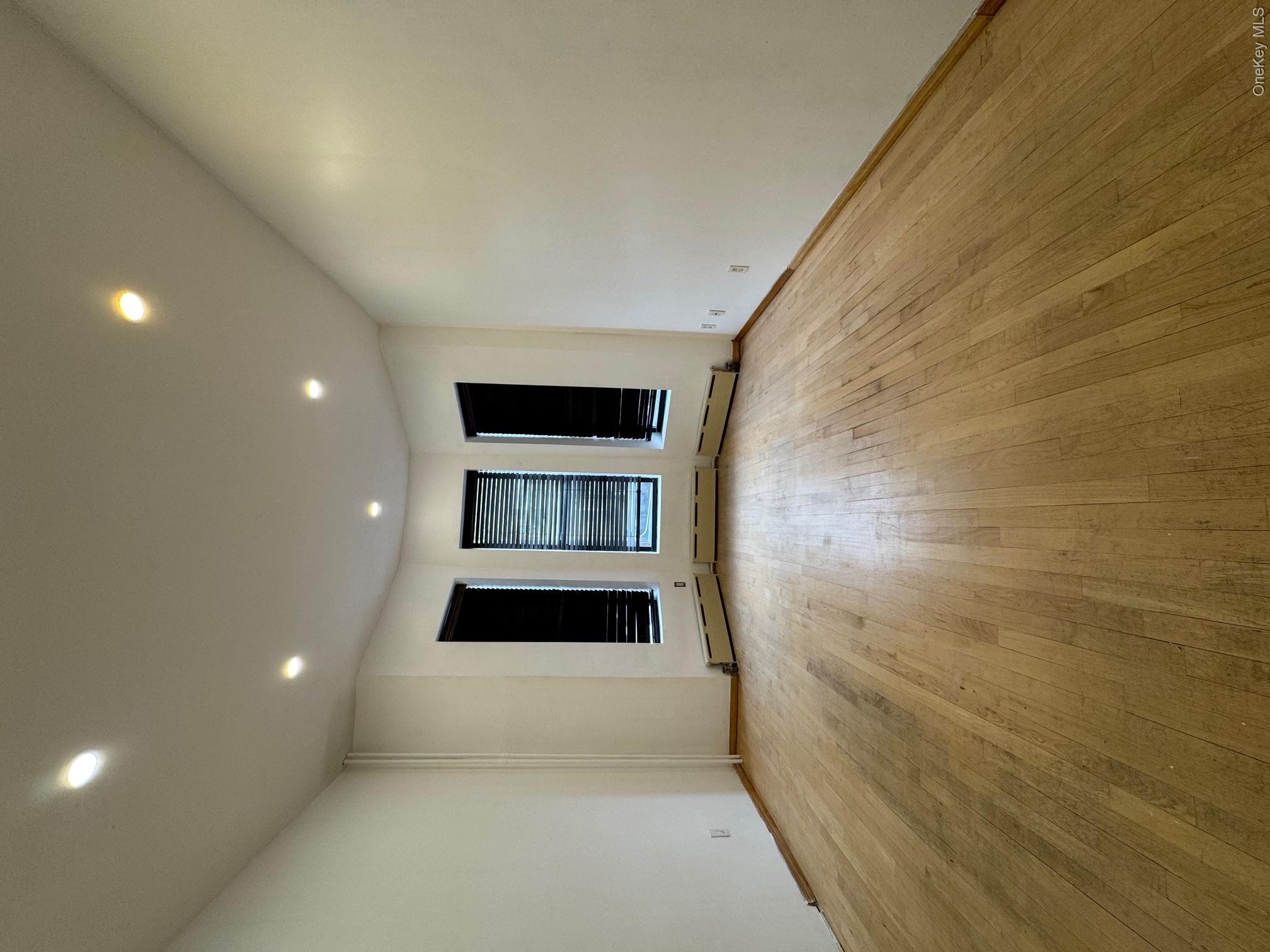 37 Apollo Street Property Photo 19