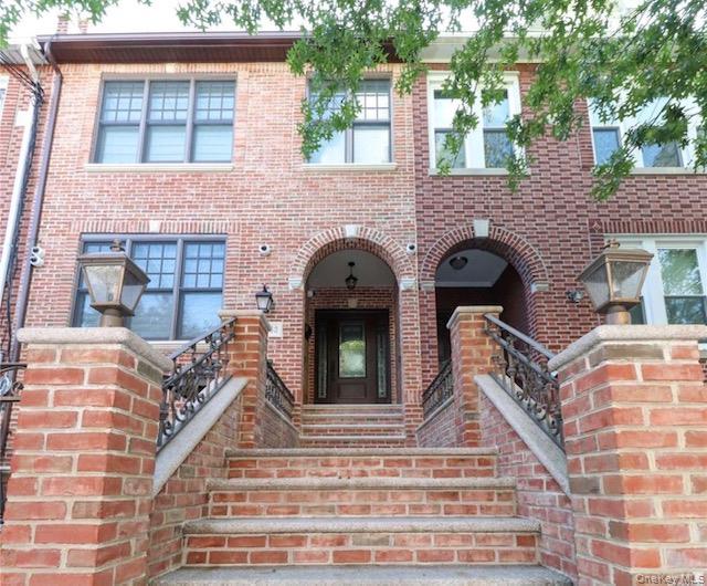 21-63 45th Street Property Photo 2