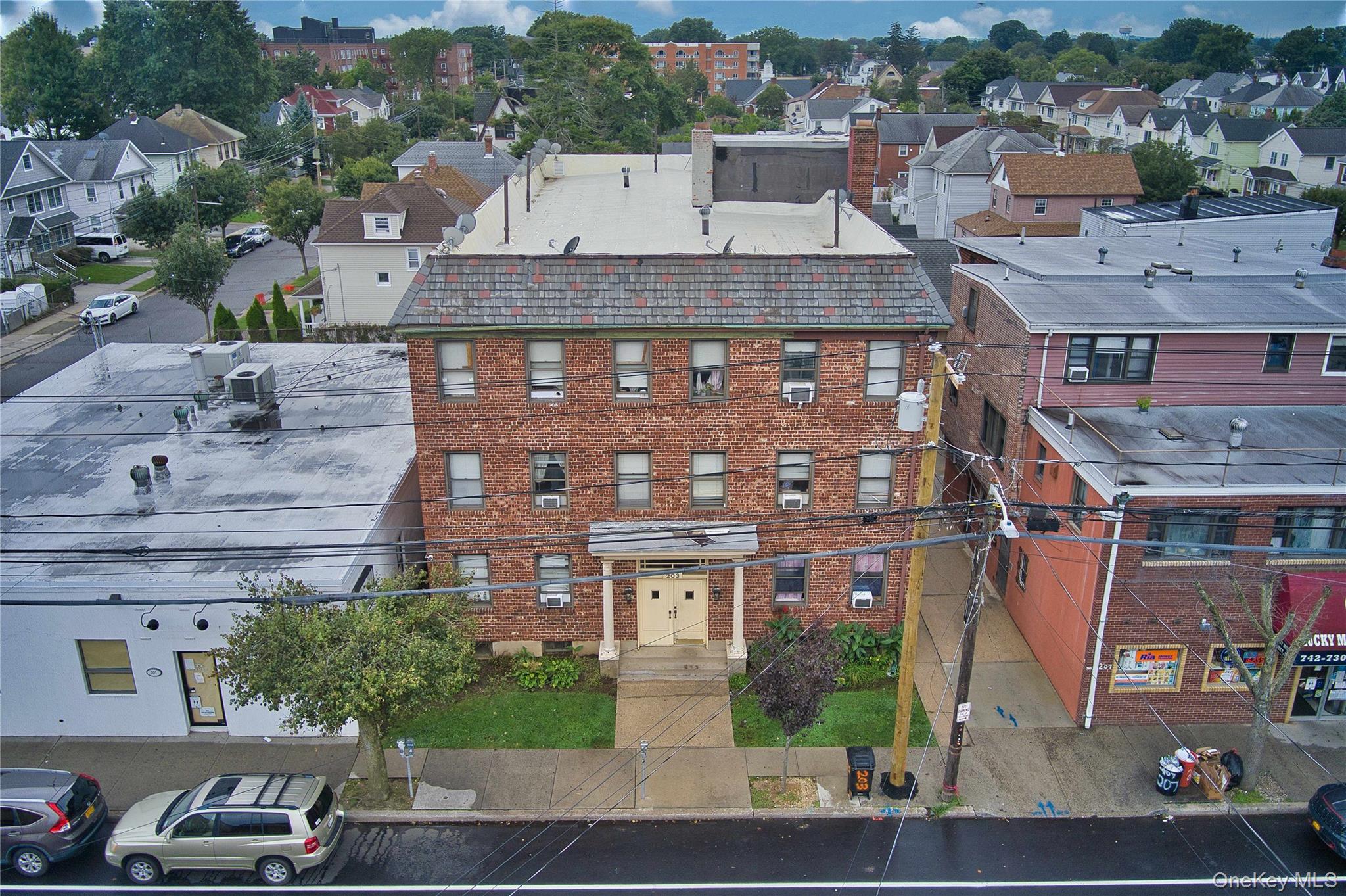 203 Willis Avenue Property Photo 2