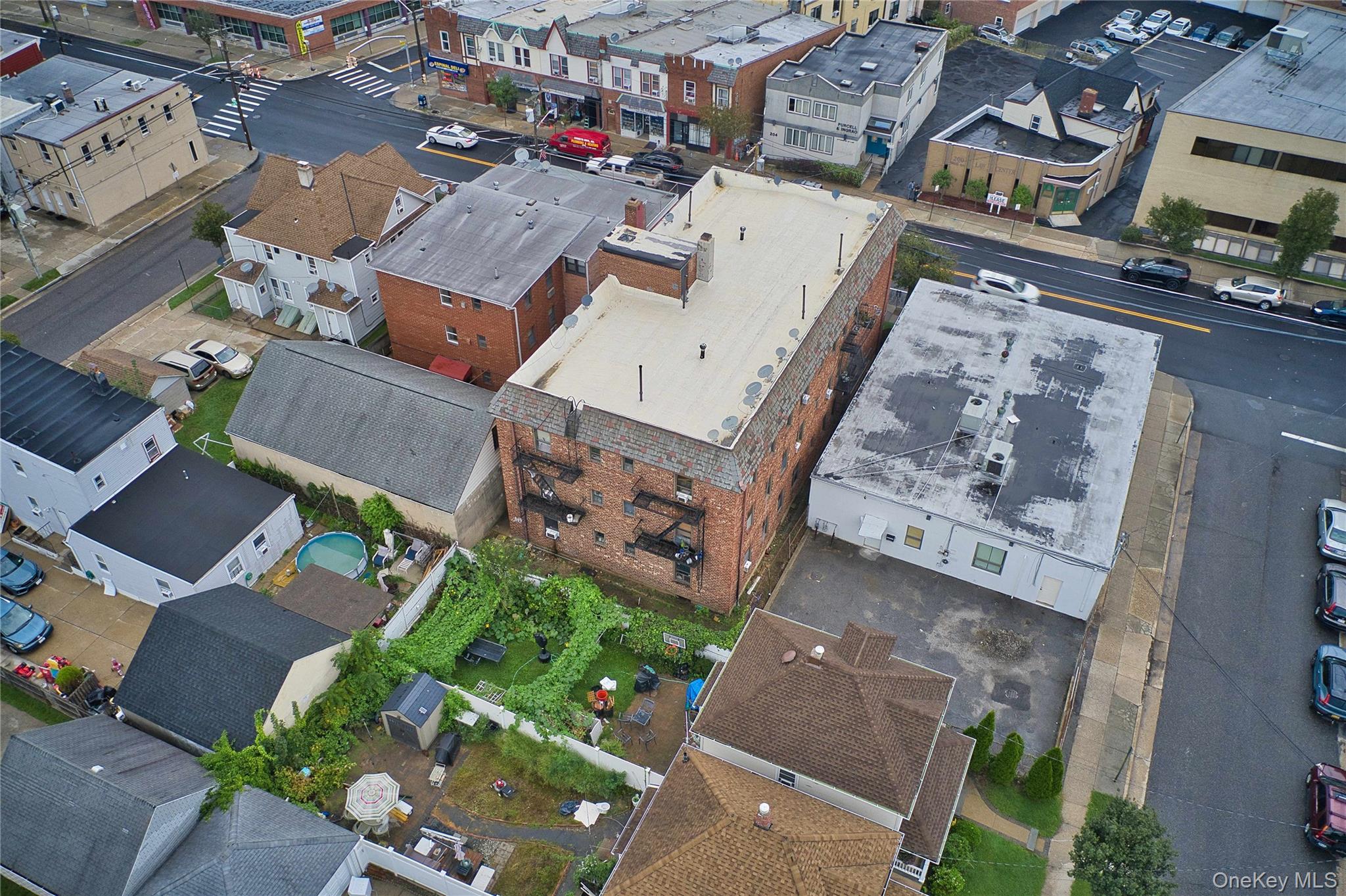 203 Willis Avenue Property Photo 5