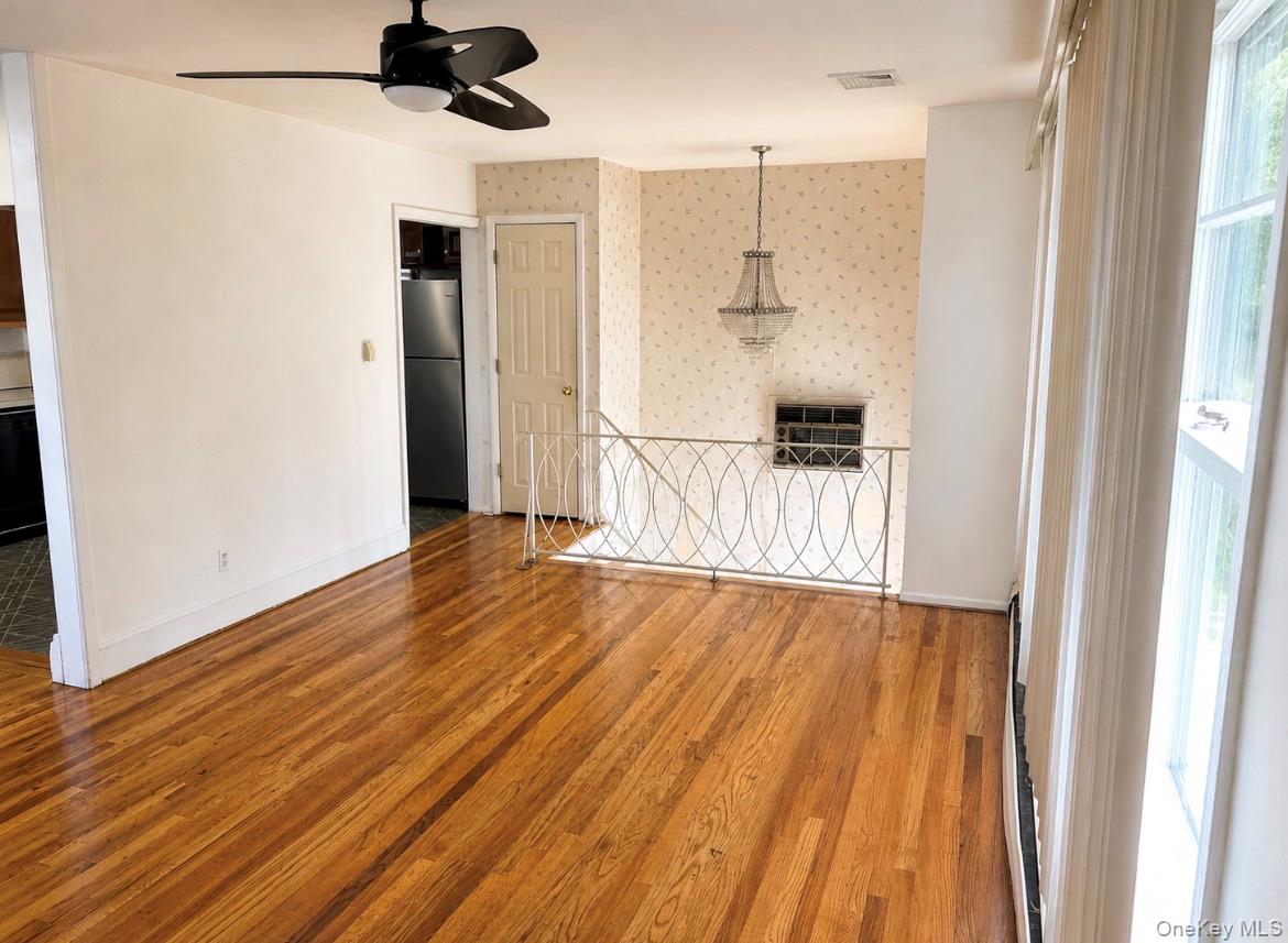 960 Linden Avenue Property Photo 3