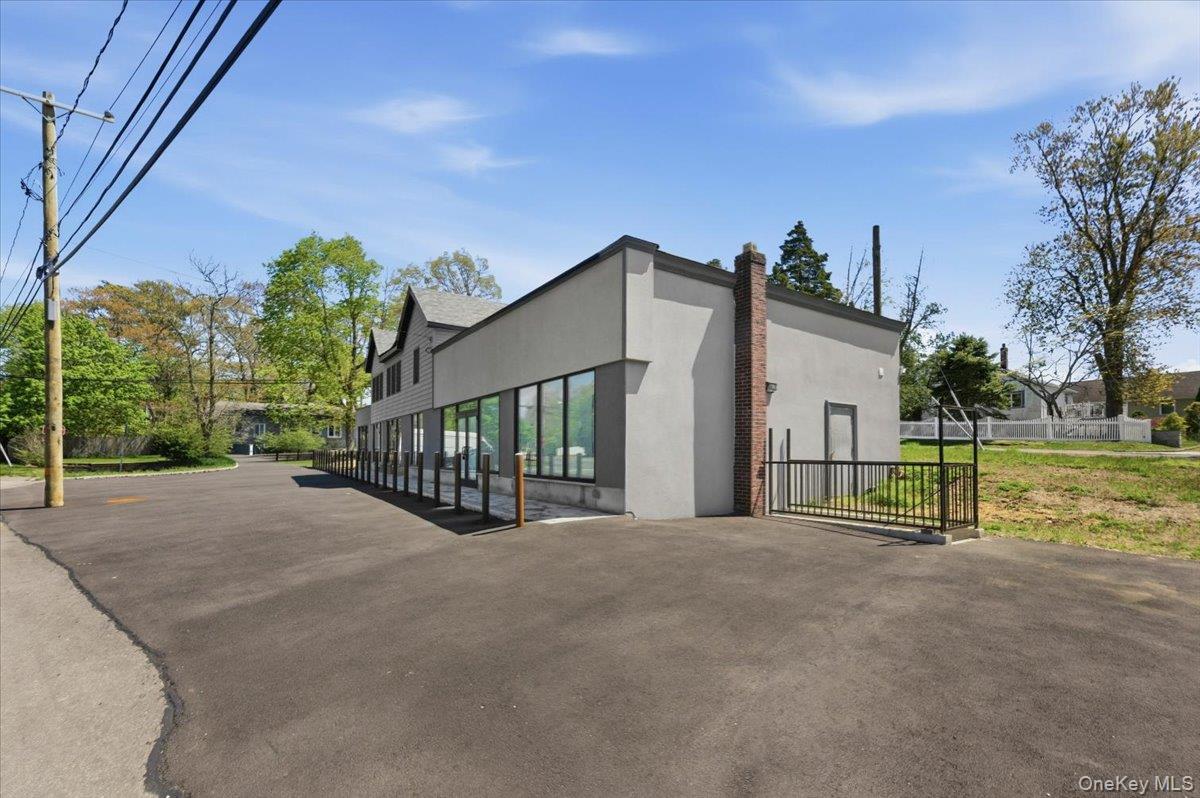 178 Richmond Boulevard Property Photo 3