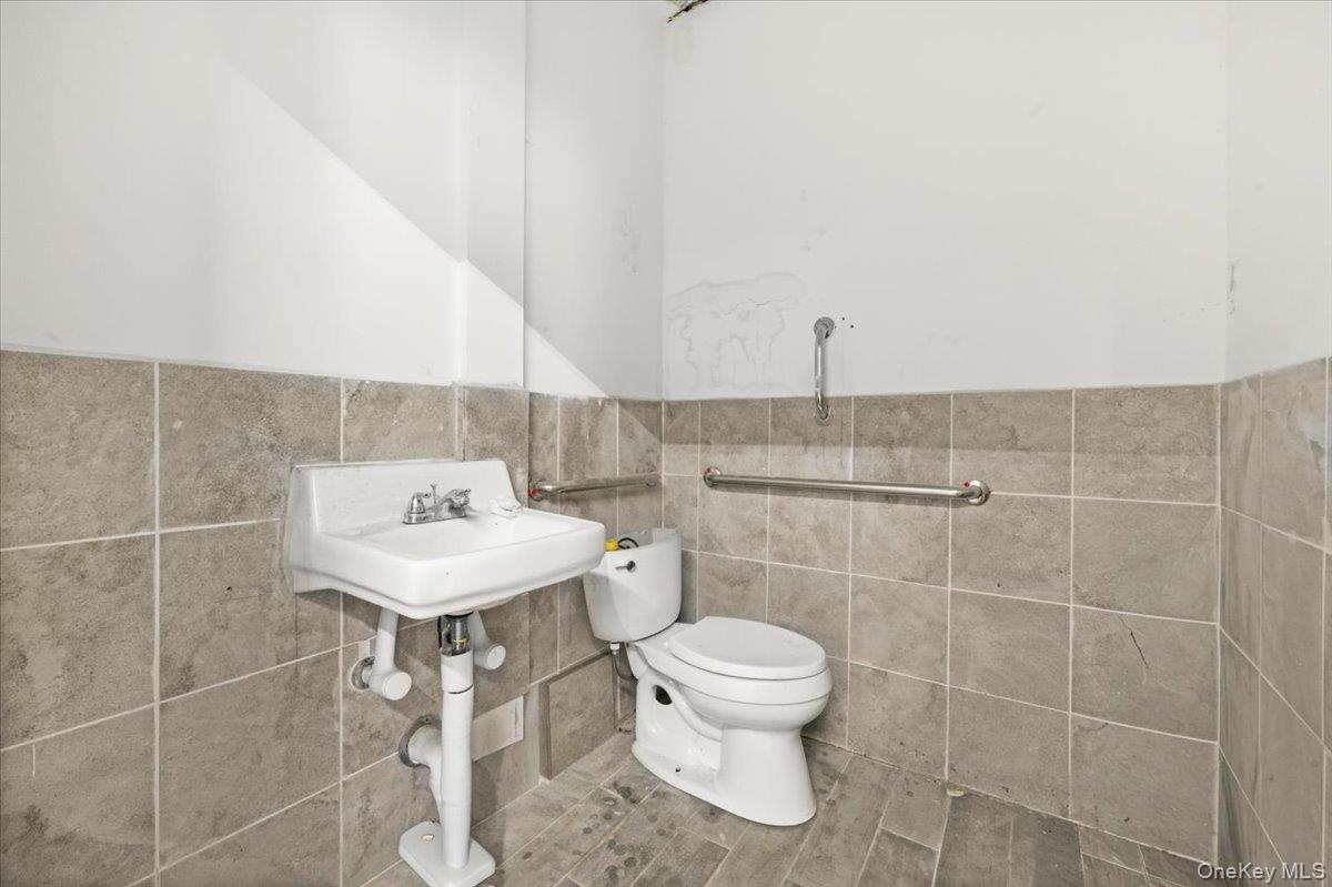 178 Richmond Boulevard Property Photo 10