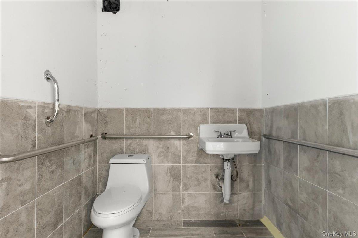 178 Richmond Boulevard Property Photo 11