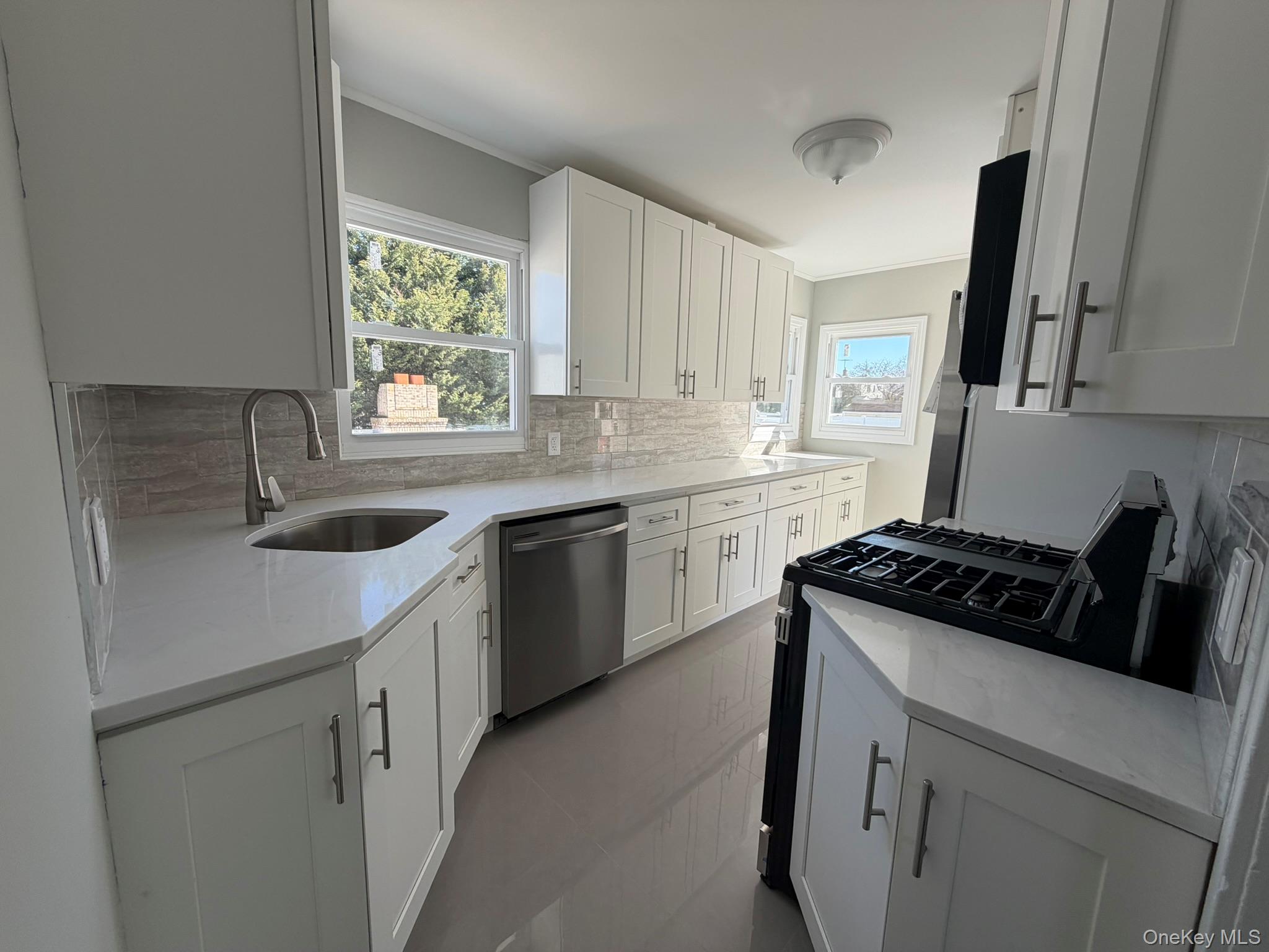 2303 Pine Street Property Photo 2