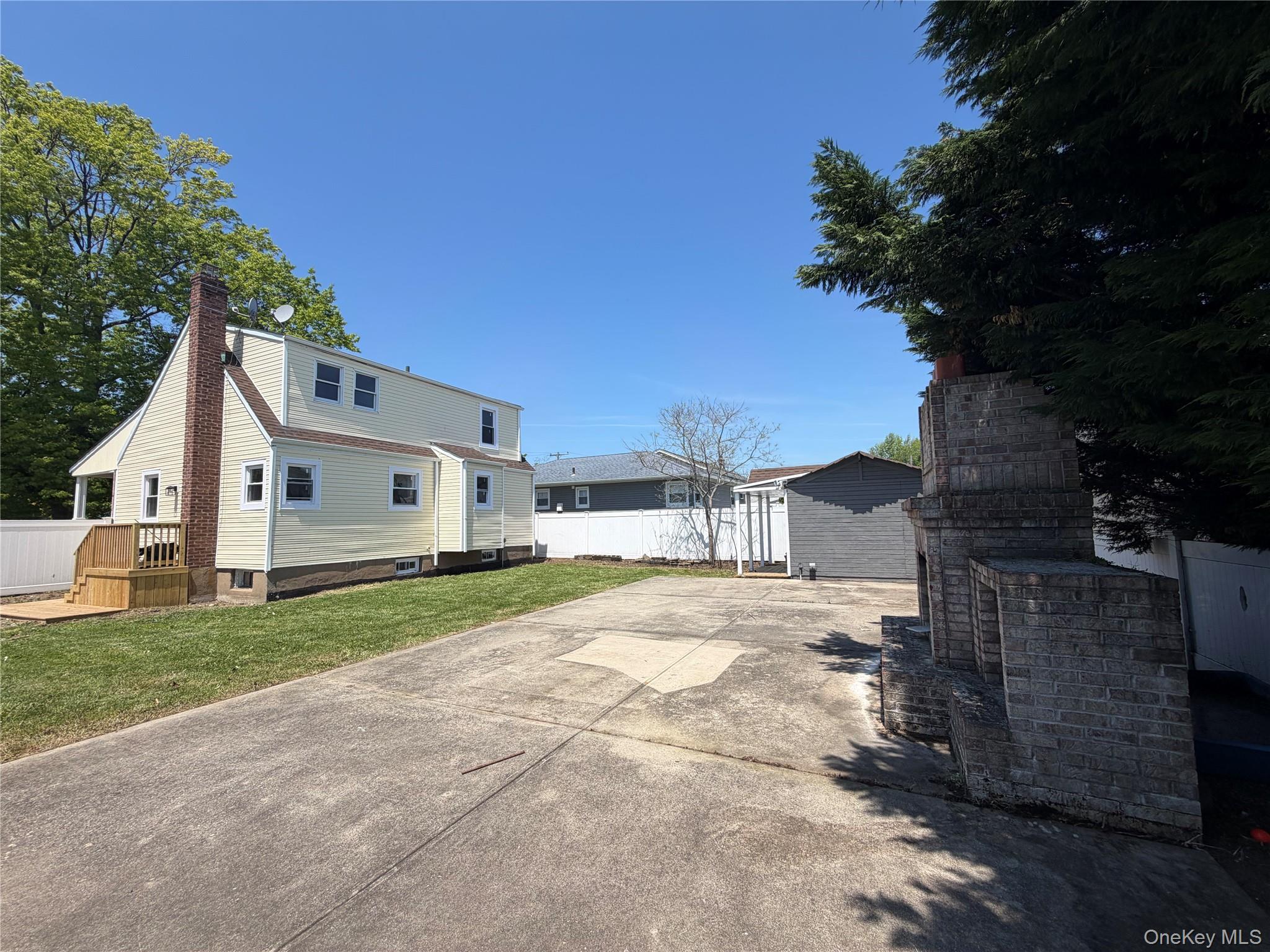 2303 Pine Street Property Photo 17