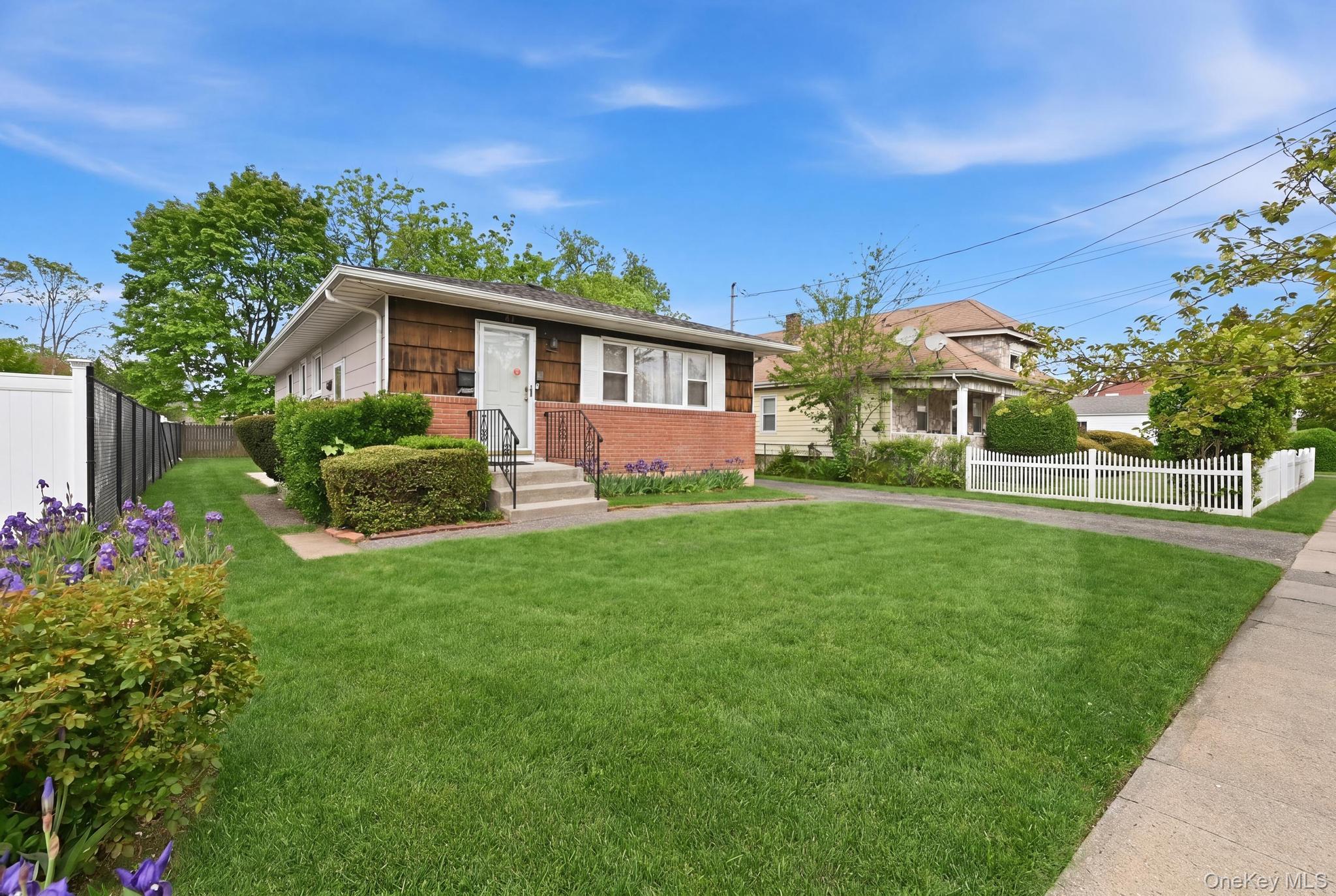117 Woodside Avenue Property Photo 4