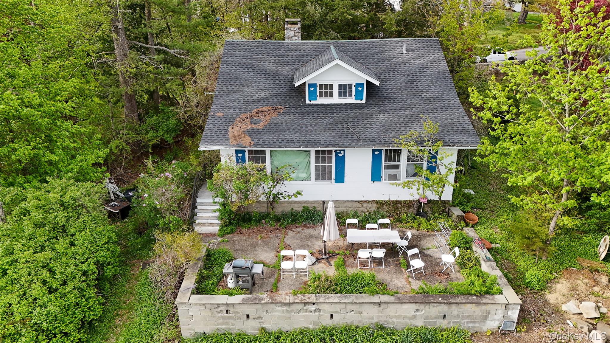 8 Hoyt Street Property Photo 4