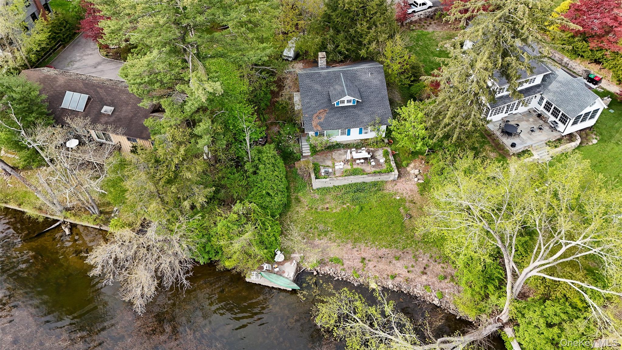 8 Hoyt Street Property Photo 8