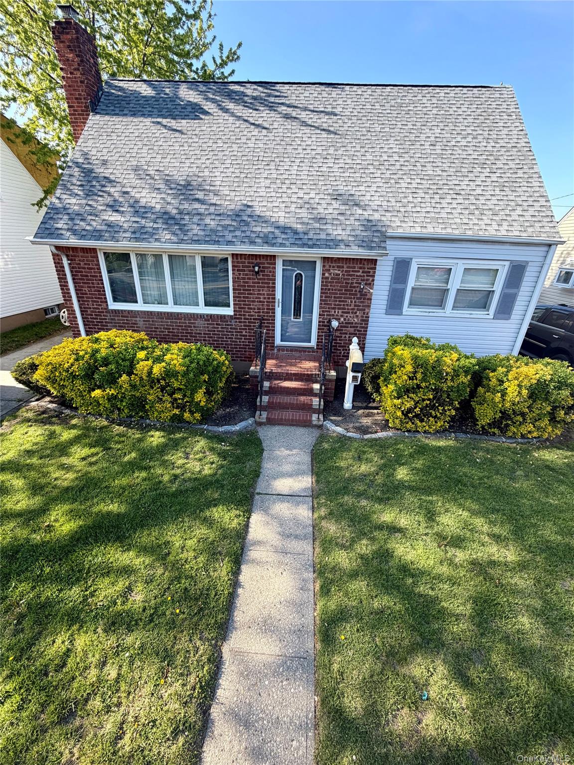 847 Jerusalem Avenue Property Photo 1