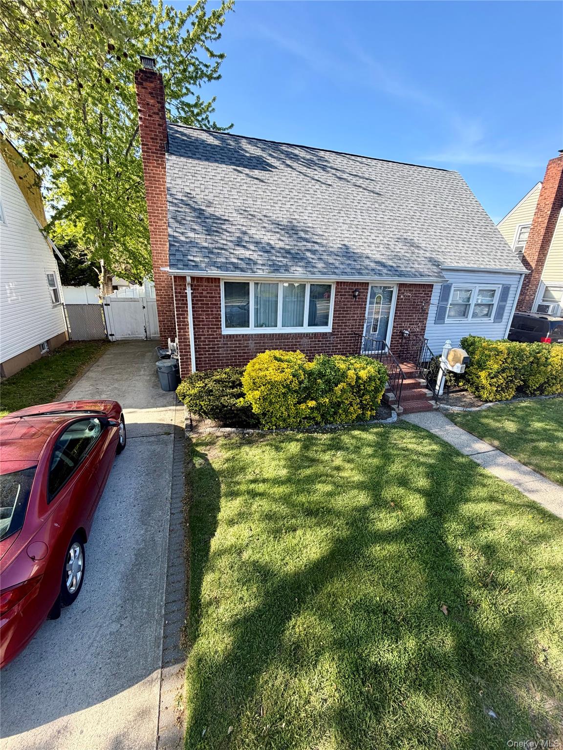 847 Jerusalem Avenue Property Photo 2