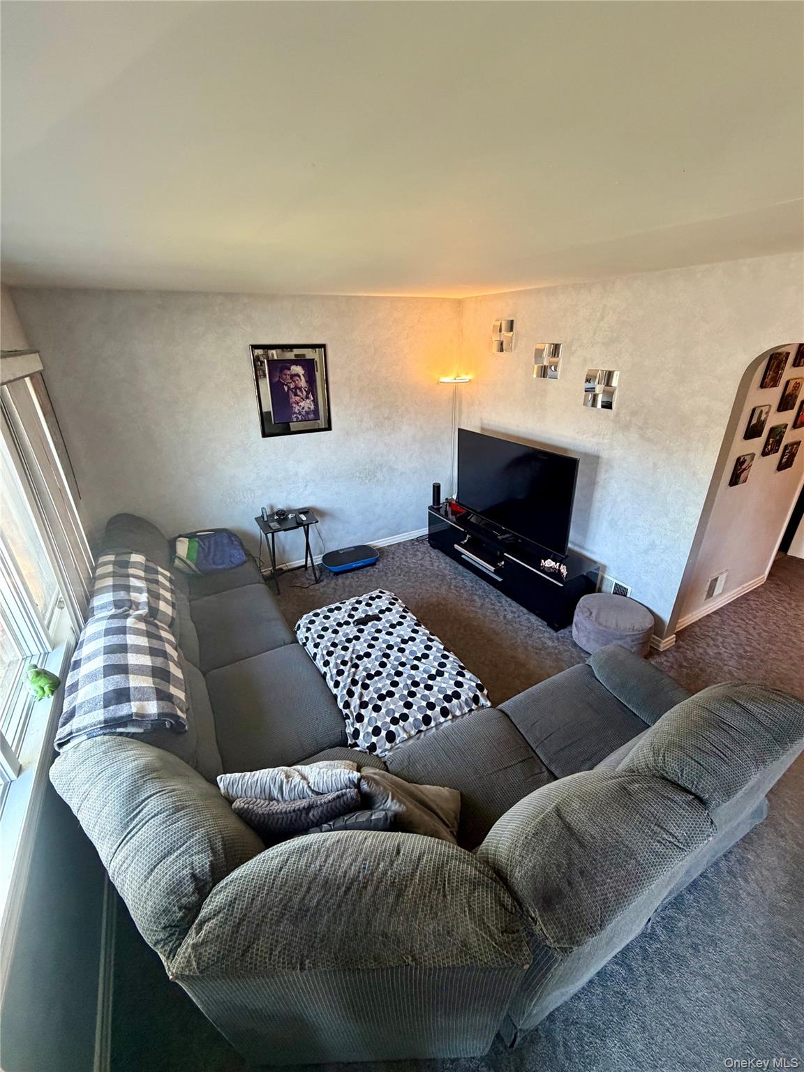 847 Jerusalem Avenue Property Photo 3