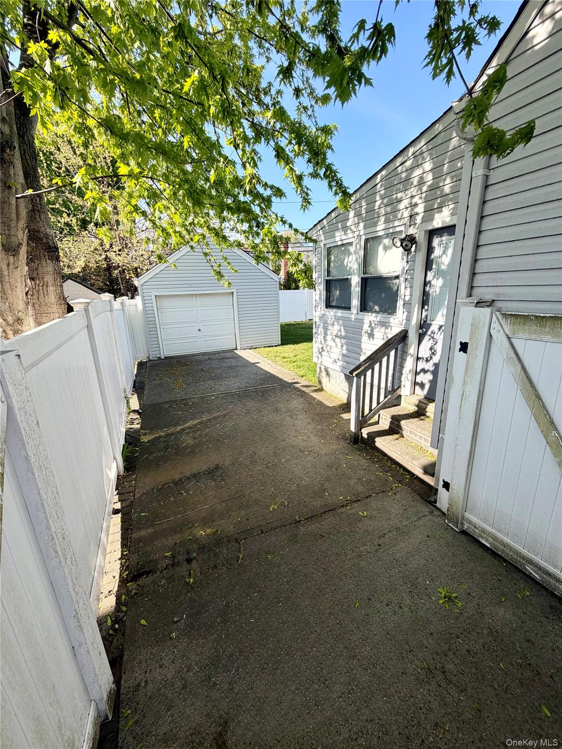 847 Jerusalem Avenue Property Photo 16