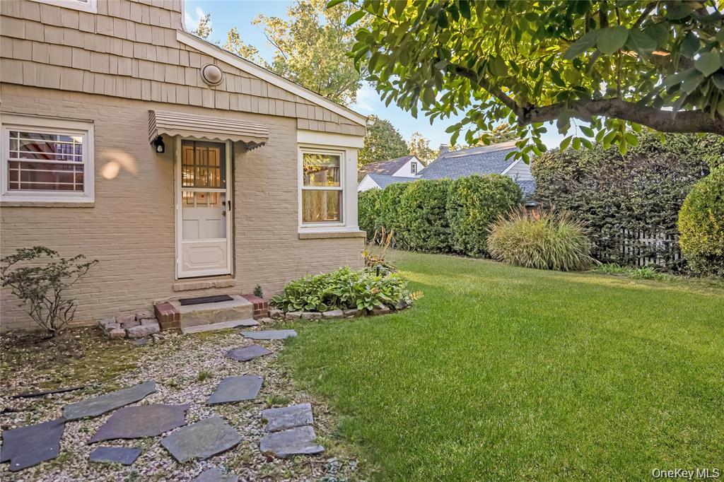 15 Combes Avenue Property Photo 4