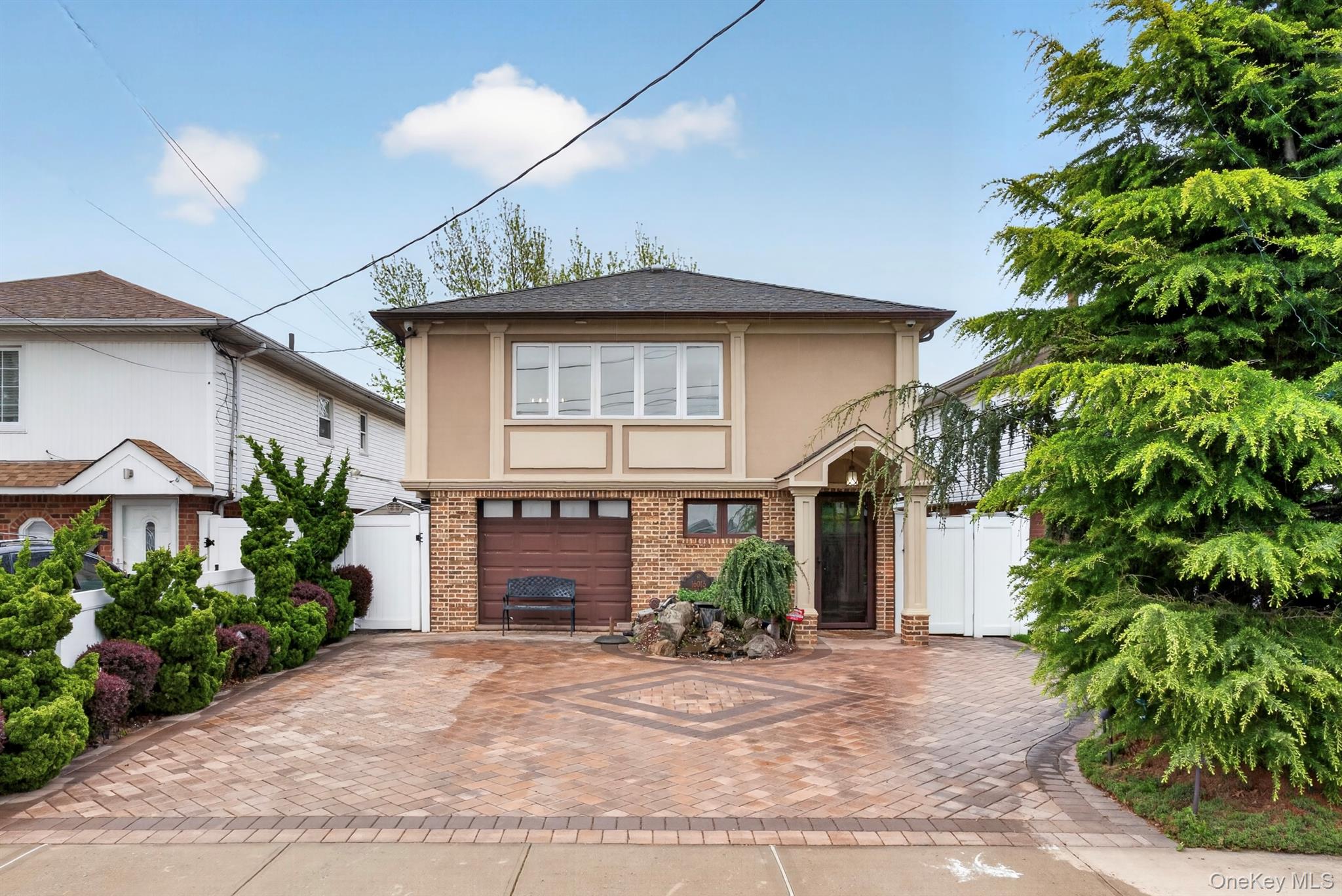 16015 90th Street Property Photo 1