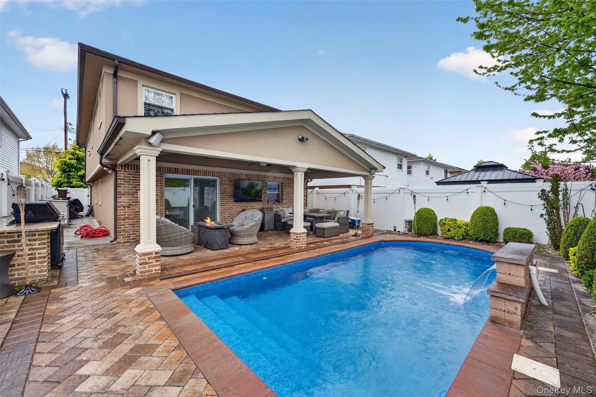 16015 90th Street Property Photo 3