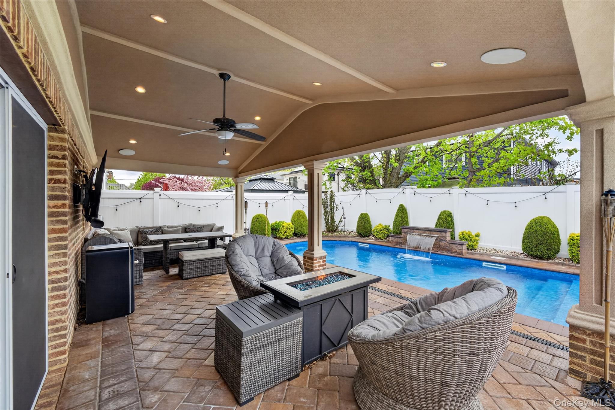 16015 90th Street Property Photo 5