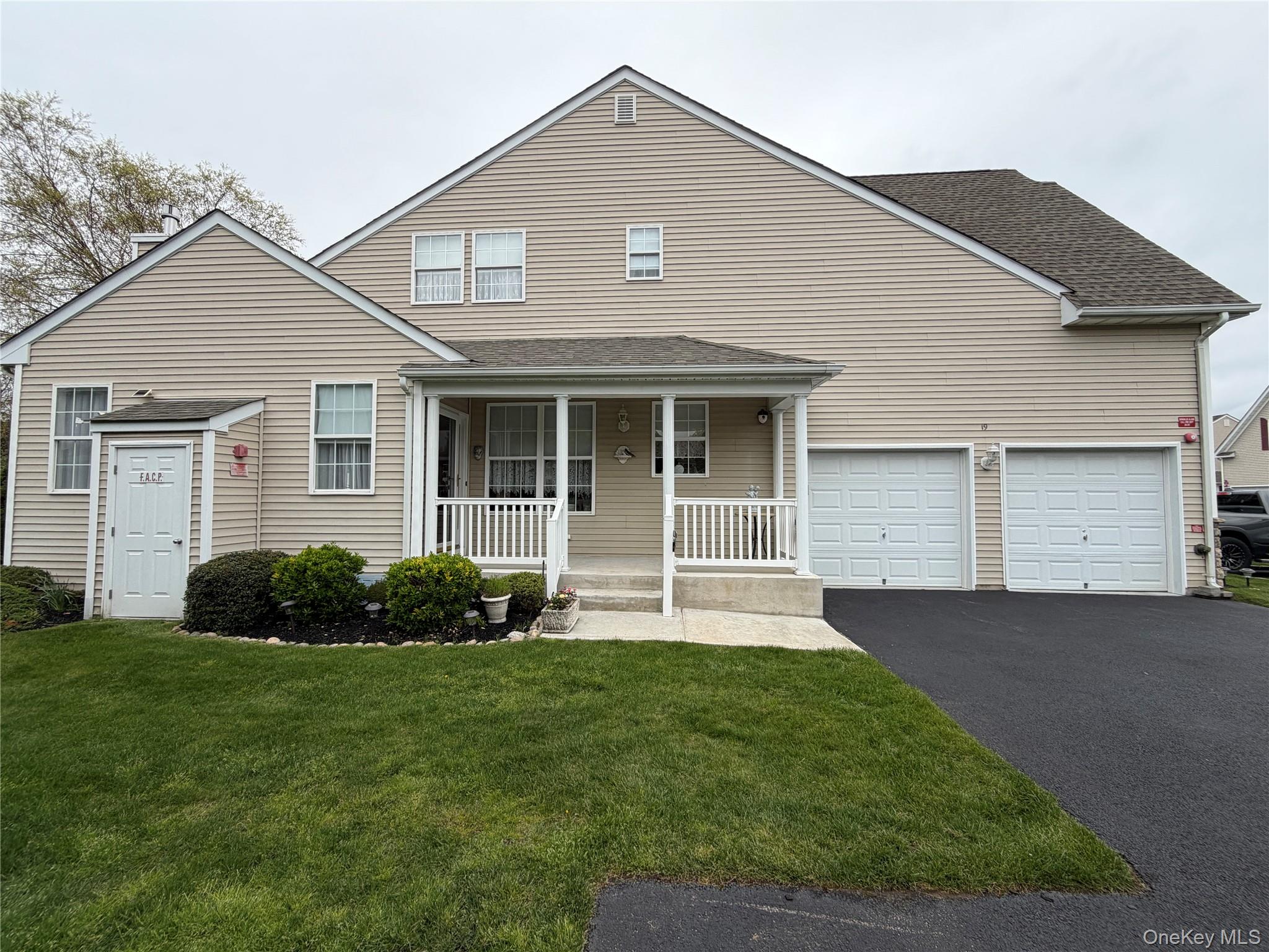 19 Meadow Pond Circle Property Photo 1