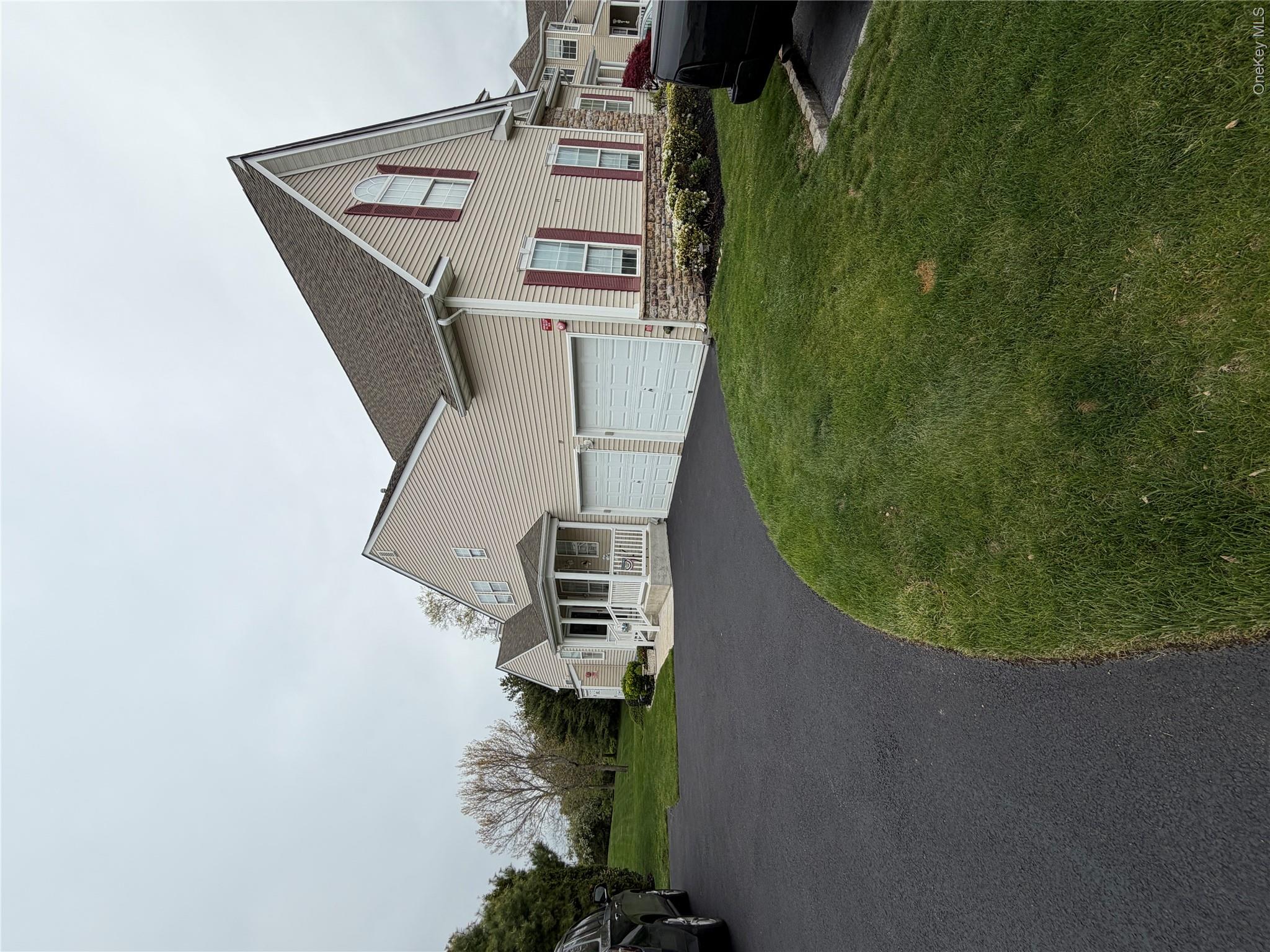 19 Meadow Pond Circle Property Photo 3