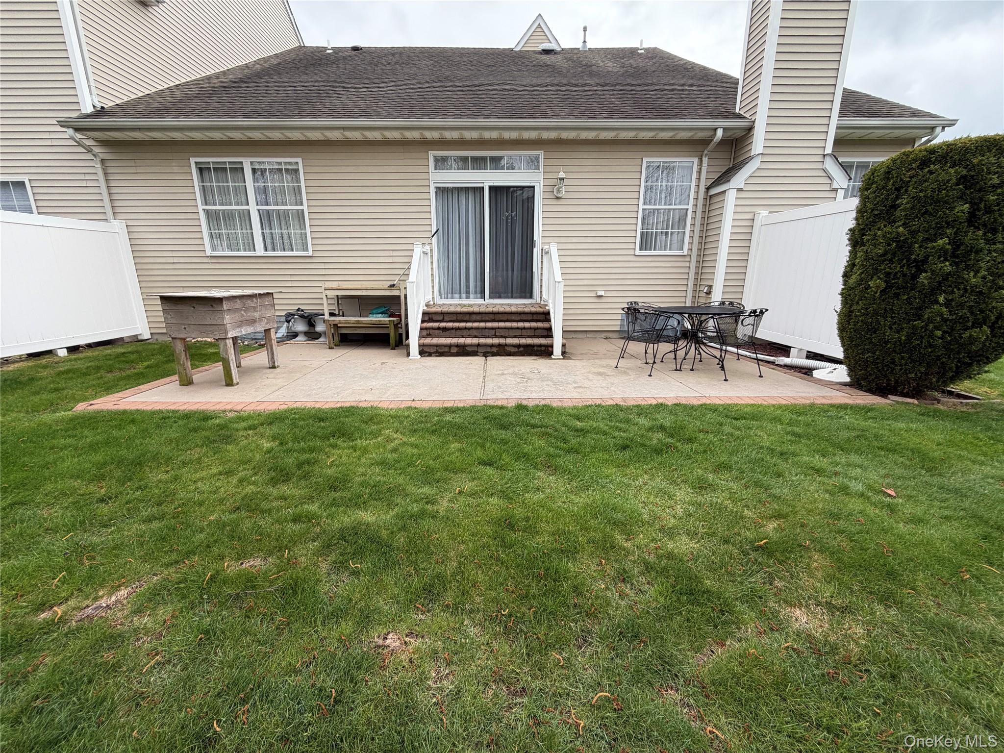 19 Meadow Pond Circle Property Photo 4
