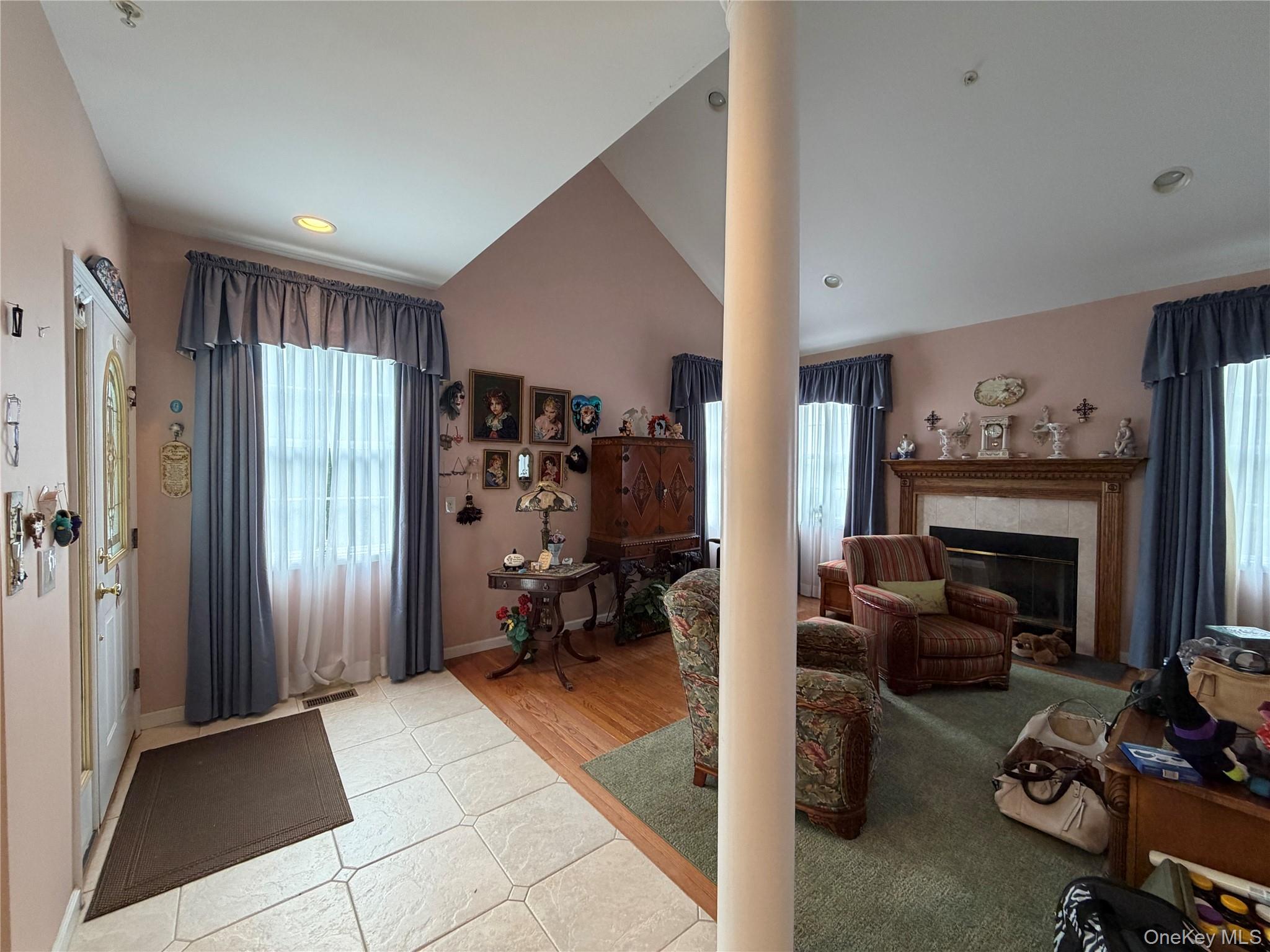 19 Meadow Pond Circle Property Photo 6