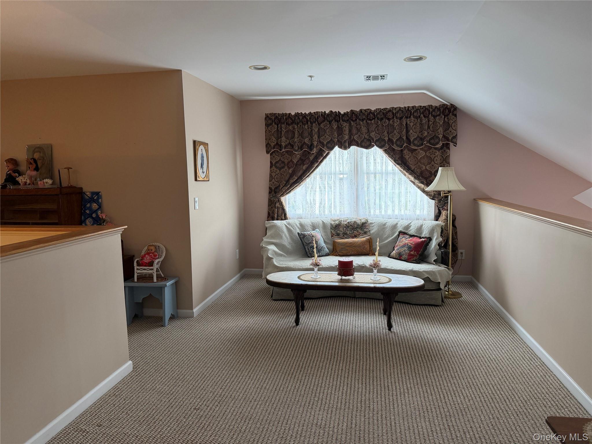 19 Meadow Pond Circle Property Photo 16